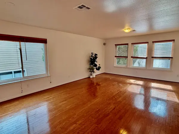 4807 E Oltorf ST #B, Austin, TX 78741