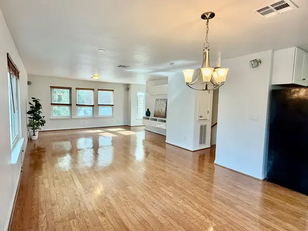 4807 E Oltorf ST #B, Austin, TX 78741