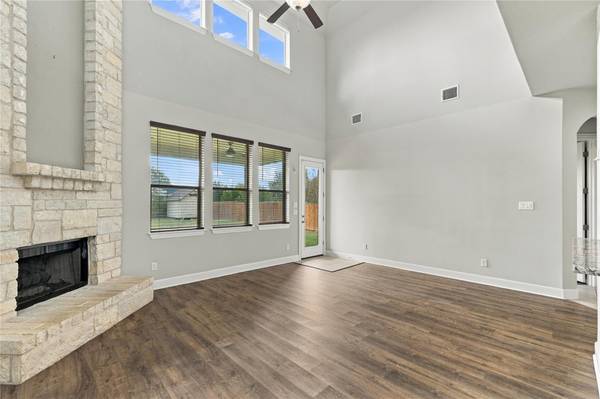 224 Oyster CRK, Buda, TX 78610
