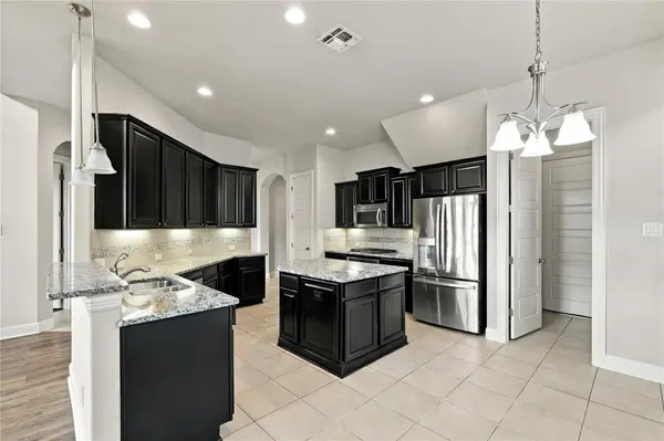 224 Oyster CRK, Buda, TX 78610