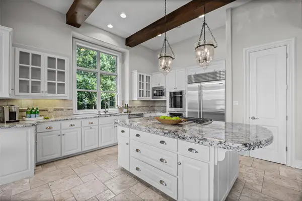 9008 Thickwoods CV, Austin, TX 78735