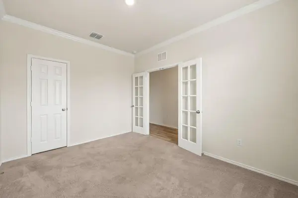 499 Tree Nut LOOP, Buda, TX 78610