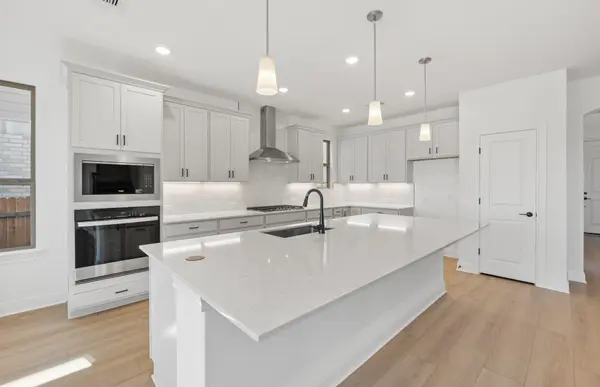 319 Archway LN, Liberty Hill, TX 78642