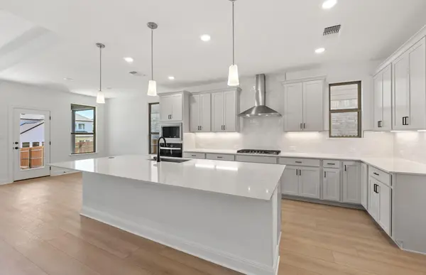 319 Archway LN, Liberty Hill, TX 78642