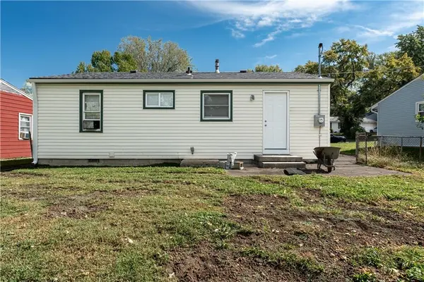 5126 N Corrington AVE, Kansas City, MO 64119