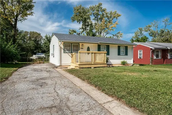 5126 N Corrington AVE, Kansas City, MO 64119