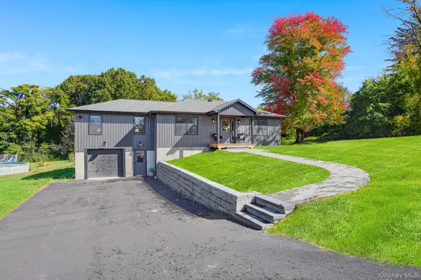 156 Red Schoolhouse RD, Fishkill, NY 12524