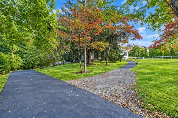 197 Rustic RD, Ronkonkoma, NY 11779