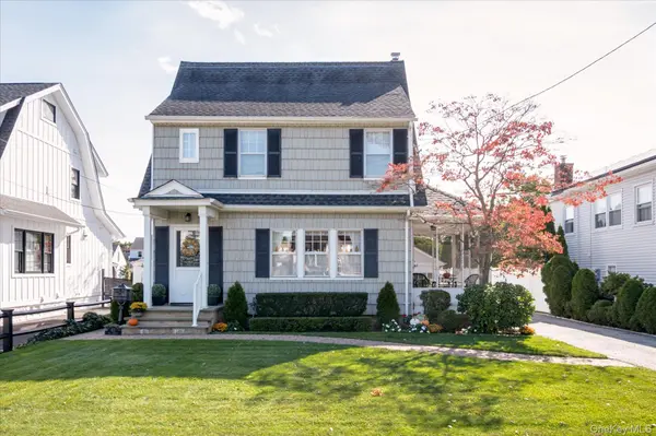 421 Oak ST, Bellmore, NY 11710