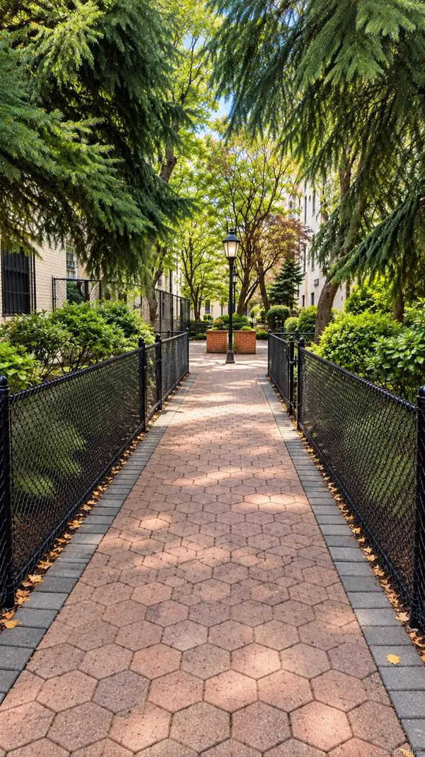 21-78 35th Street #5E, Astoria, NY 11105