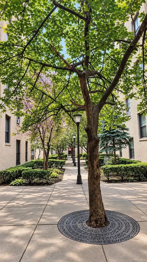 21-38 35th ST #2C, Astoria, NY 11105
