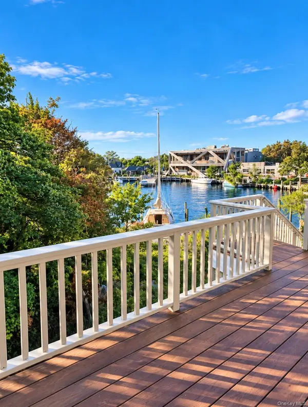 76 Bay WALK, Fire Island Pines, NY 11782