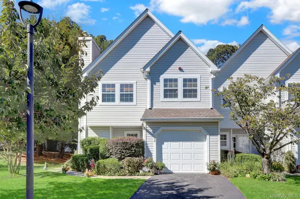 208 Erik DR, East Setauket, NY 11733