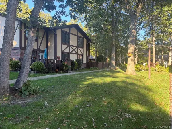 158 Cambridge DR, Port Jefferson, NY 11776