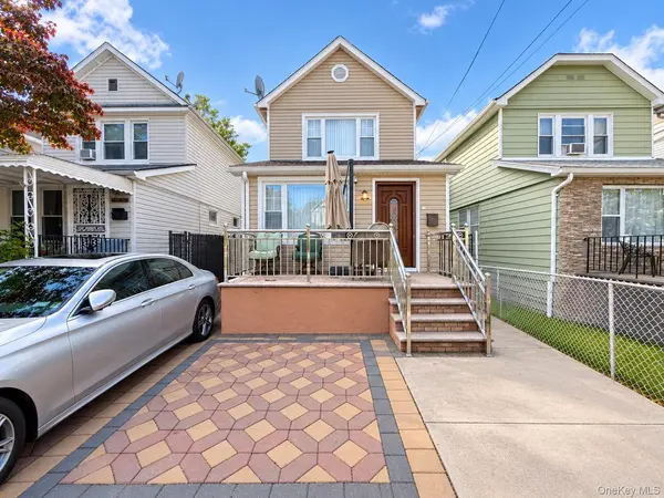 11608 219th ST, Cambria Heights, NY 11411