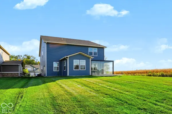 6638 Sugar Creek LN, Whitestown, IN 46075