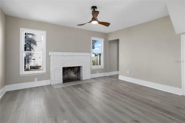 821 E LEMON AVE, Eustis, FL 32726