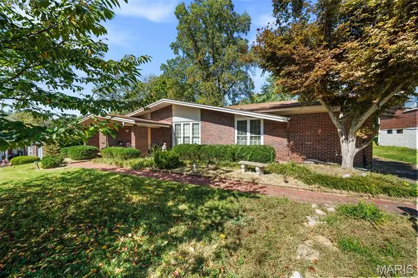 3 Country Club CT, Black Jack, MO 63033