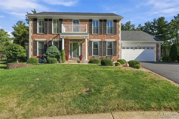 2106 Bow Tree CT, Chesterfield, MO 63005