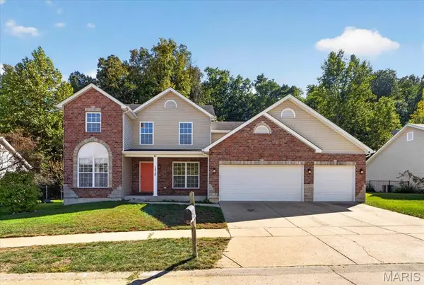 1212 Konert Valley DR, Fenton, MO 63026