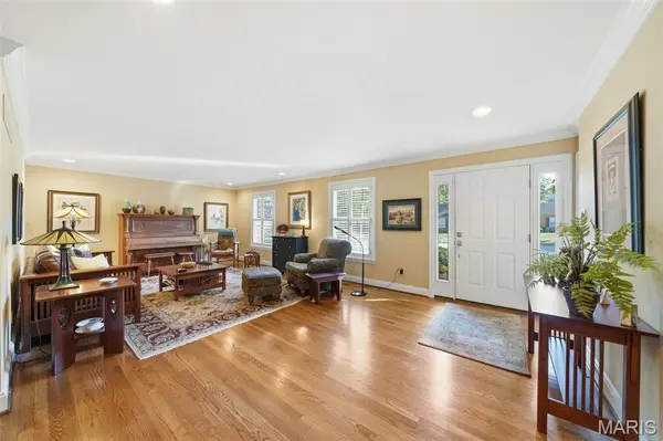 5 Taylor EST, Kirkwood, MO 63122