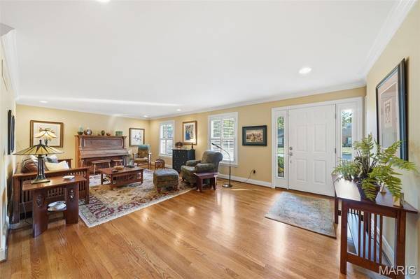 5 Taylor EST, Kirkwood, MO 63122