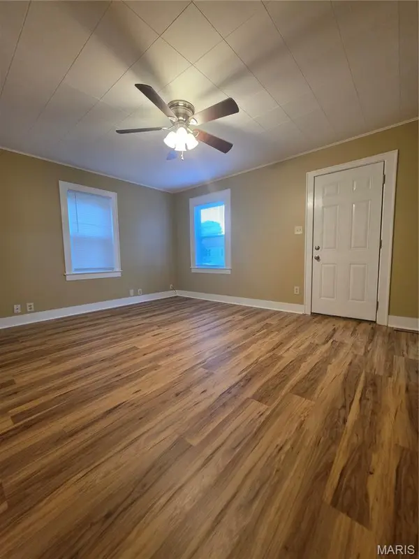 735 E Kathleen ST, Sikeston, MO 63801