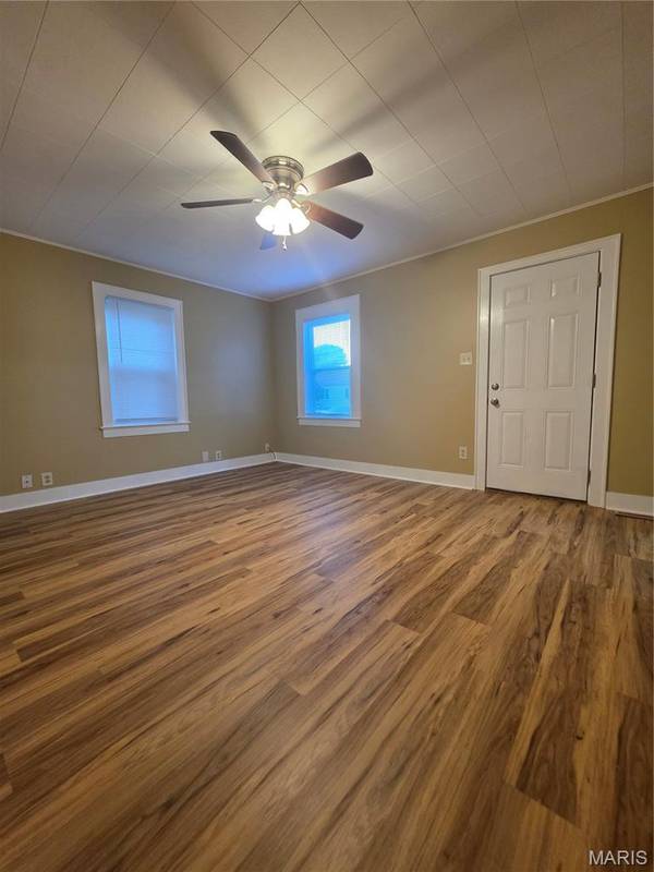 735 E Kathleen ST, Sikeston, MO 63801
