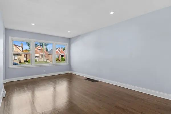 8019 S Francisco AVE, Chicago, IL 60652