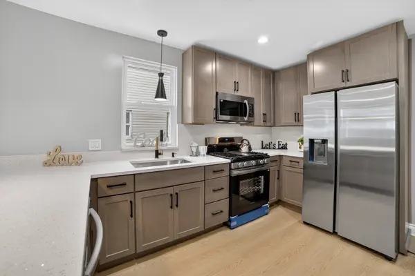 123 W 104th PL, Chicago, IL 60628