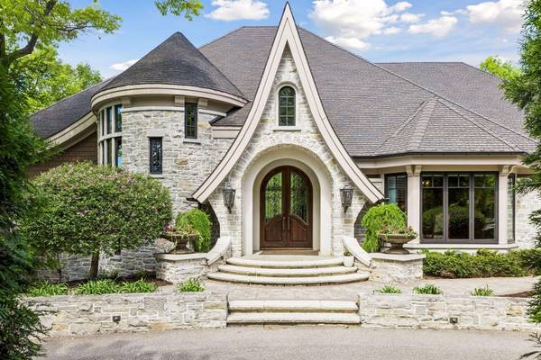 18083 Bearpath TRL, Eden Prairie, MN 55347