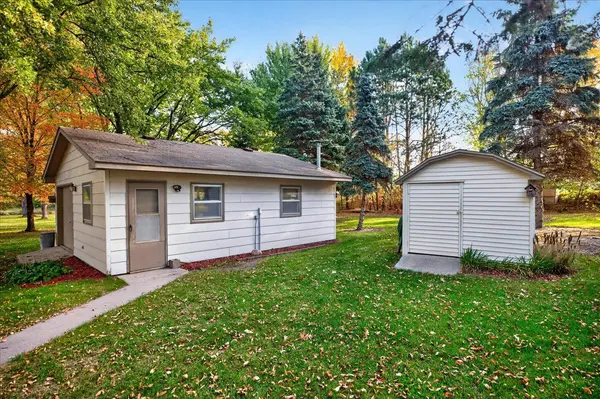 24 Willow CIR, Annandale, MN 55302