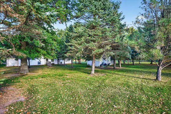 24 Willow CIR, Annandale, MN 55302