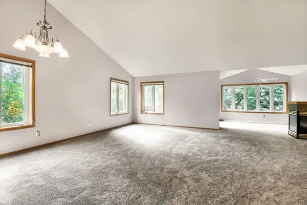 9141 Medley CIR, Golden Valley, MN 55427