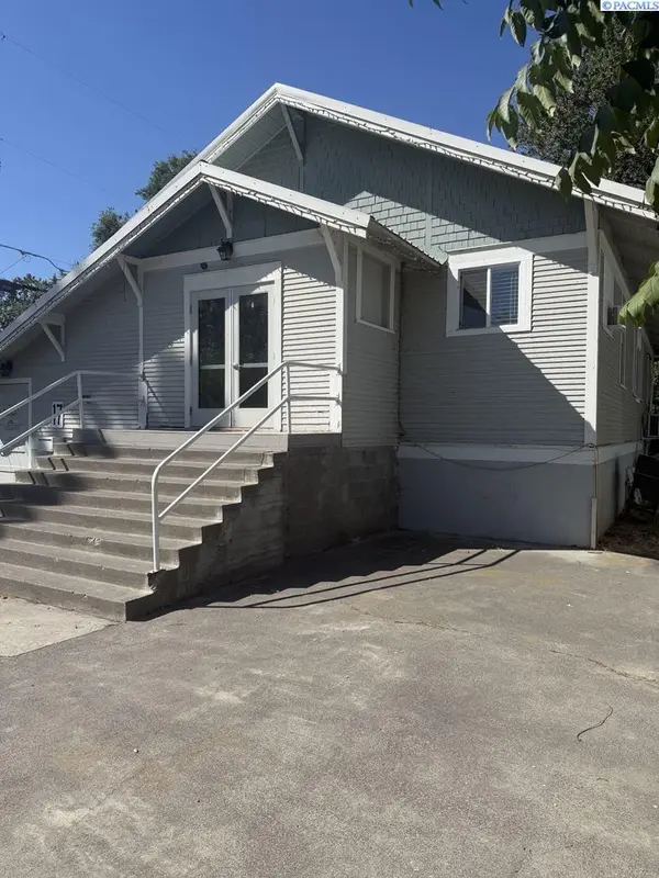 17 N Ione Street, Kennewick, WA 99336