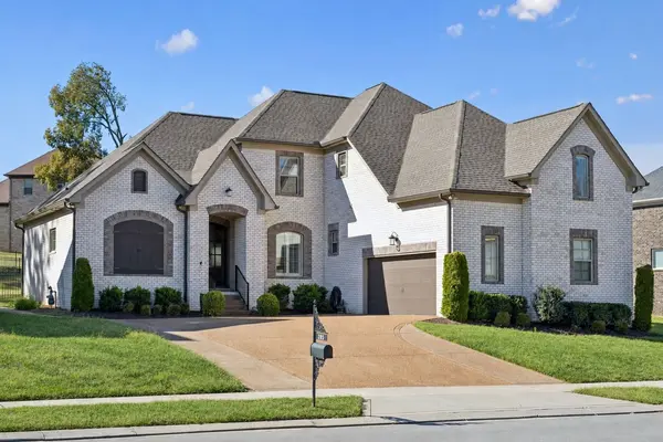 285 Crooked Creek Ln, Hendersonville, TN 37075
