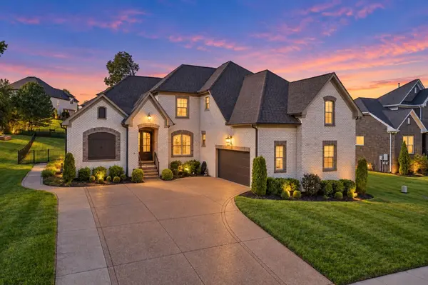 285 Crooked Creek Ln, Hendersonville, TN 37075