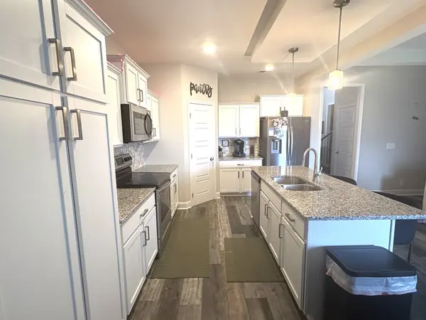 3039 Fort Sumter Dr, Clarksville, TN 37042