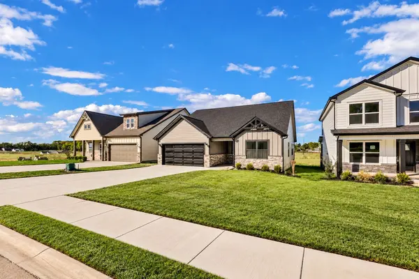 2800 Brewster Dr, Clarksville, TN 37042