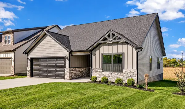 2800 Brewster Dr, Clarksville, TN 37042