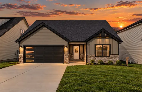 2800 Brewster Dr, Clarksville, TN 37042