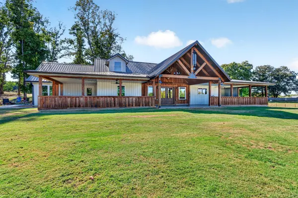 595 Sulphur Creek Rd, Big Sandy, TN 38221