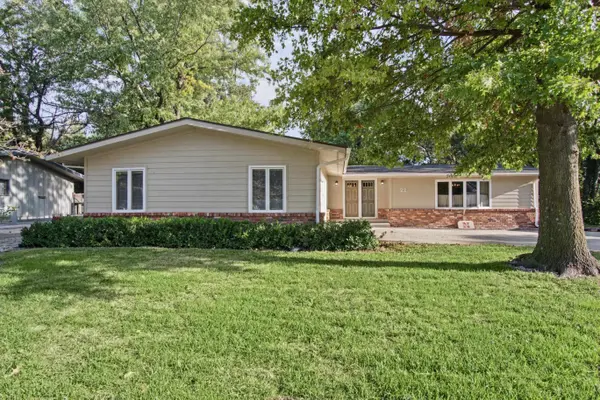 22 Sunset Drive, Hesston, KS 67062