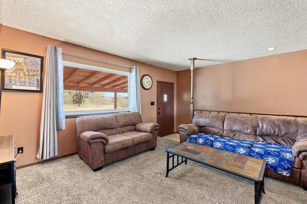 313 N Sunnyside Rd, Haysville, KS 67060