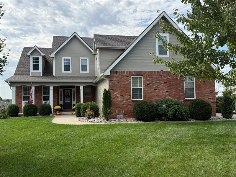 4816 S Lakewood DR, St Joseph, MO 64506