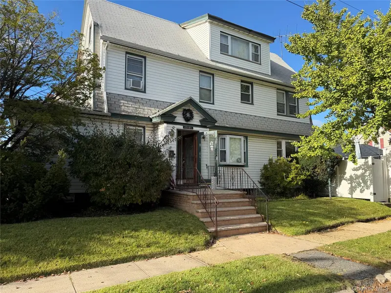 21701 91st AVE, Queens Village, NY 11428