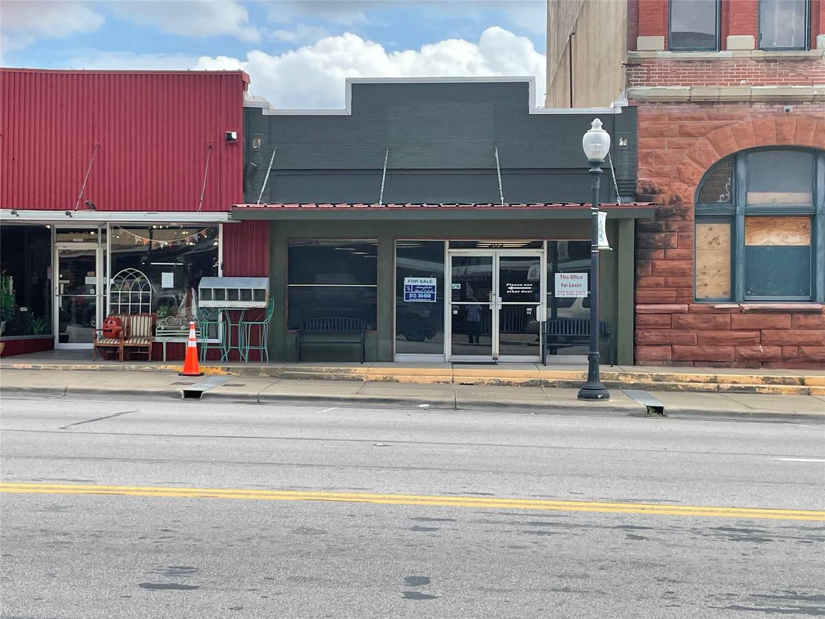 202 N Main ST N, Taylor, TX 76574