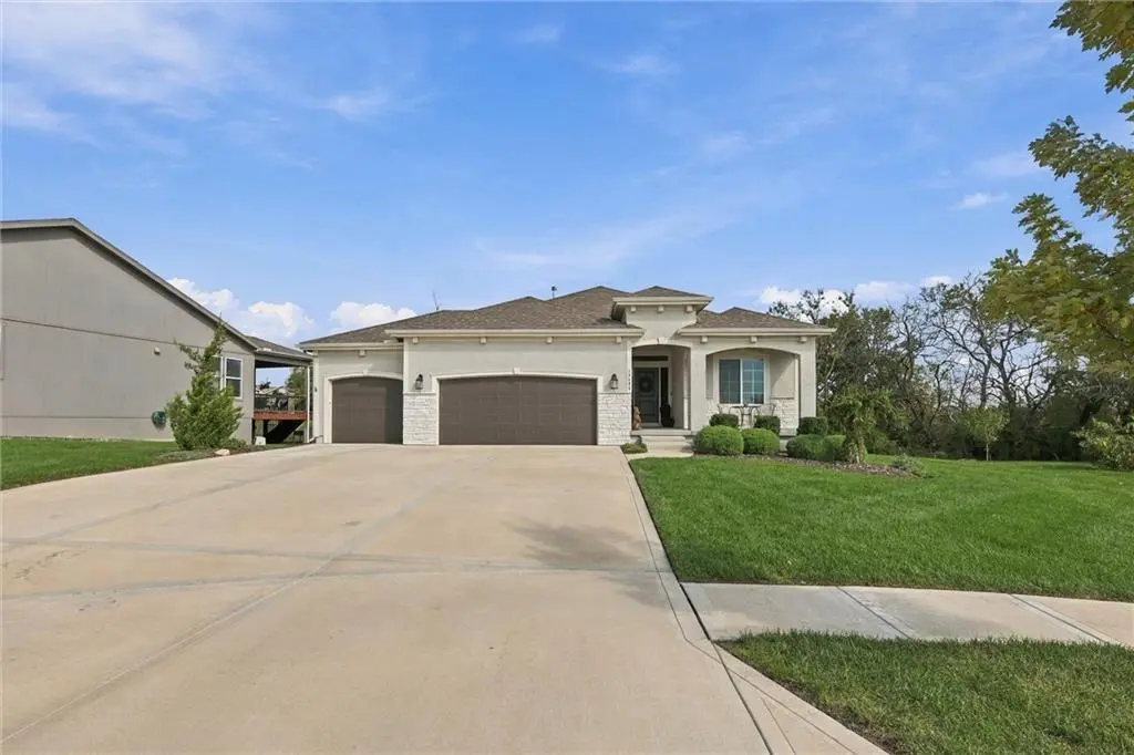 18804 189th ST, Spring Hill, KS 66083