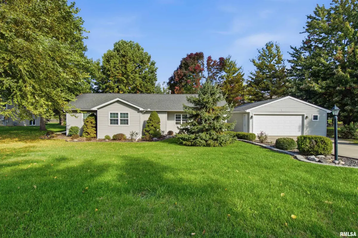 1611 W BLACKBERRY LN, Peoria, IL 61615