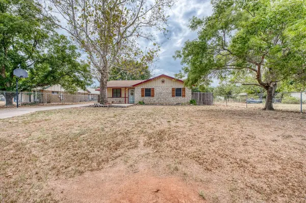 212 N River Oaks DR, Burnet, TX 78611